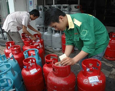 Giá gas lần đầu tăng trong năm 2016