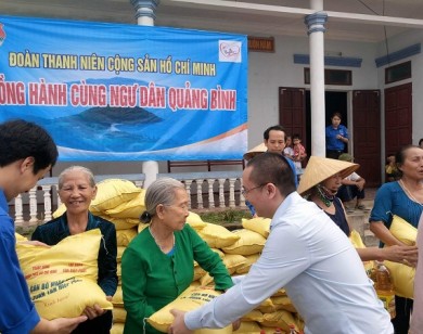 Tân Hiệp Phát tặng gạo và dầu ăn cho ngư dân Quảng Bình, Hà Tĩnh