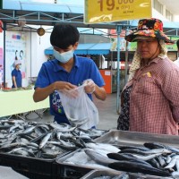 Siêu thị vào cuộc, tiêu thụ hải sản cho ngư dân miền Trung