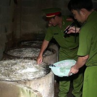 Phát hiện cơ sở sản xuất giá đỗ bằng hoá chất Trung Quốc