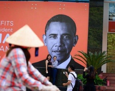 Người Sài Gòn treo ảnh chào đón Tổng thống Obama