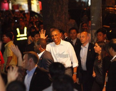 Tình huống bất ngờ trong việc bảo vệ Tổng thống Obama đi ăn bún chả được an ninh Việt Nam xử lý như thế nào?