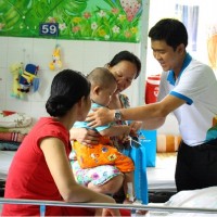 Quốc tế Thiếu nhi: Đất Xanh trao yêu thương cho bệnh nhi ung thư