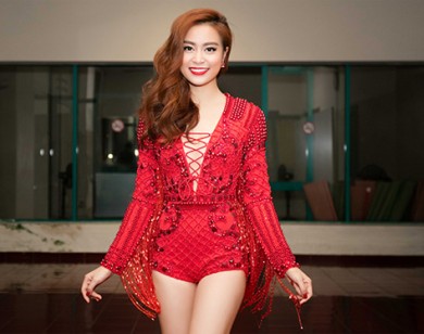 Điểm mặt sao nữ quyến rũ dù chiều cao khiêm tốn của showbiz Việt