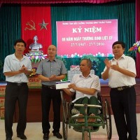 Tân Hiệp Phát và đoàn Thanh tra 6 bộ ngành thăm tặng quà thương binh nặng