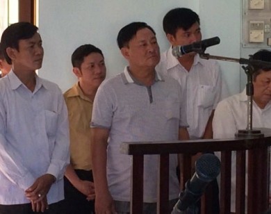 Quảng Bình: Xử tù 6 lãnh đạo xã chiếm đoạt tiền hỗ trợ người nghèo