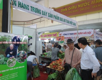 Mở phiên chợ nông sản an toàn tại TP.HCM