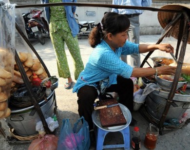 Bánh mì vỉa hè giúp Sài Gòn lọt top ẩm thực đường phố ngon nhất thế giới