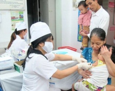 Những việc làm sau tiêm chủng để hạn chế rủi ro