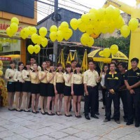 Doanh nghiệp nội và ngoại giằng co giành nhân lực