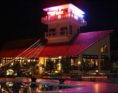 Thu hồi hạng sao 2 khách sạn ờ Nha Trang và Phú Quốc