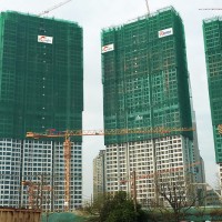 Cất nóc tòa tháp cao thứ 2 tại dự án Vinhomes Central Park 