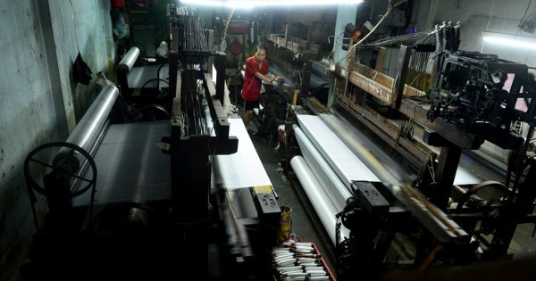 Làng dệt cổ nhất Sài Gòn thấp thỏm tan rã