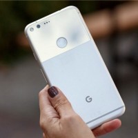 iPhone 7 kém 'tài', thua 'sắc' Google Pixel