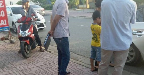 Cán bộ thuế dàn hàng "đuổi" khách: 'Chúng tôi chỉ nói khách đi quán khác ăn'