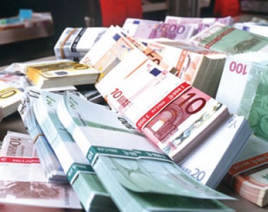 Tỷ giá ngoại tệ ngày 8/10: USD mất đà, bảng Anh thảm họa