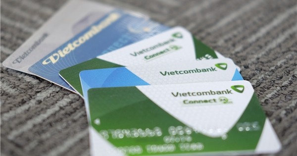 Lo ngại lộ thông tin, Vietcombank khóa thẻ khách hàng