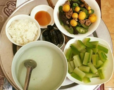 Thực đơn hàng ngày để mẹ ăn con khoẻ, sữa về nhiều sau sinh