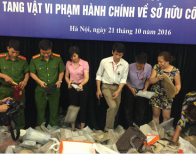 Tiêu hủy 2.349 sản phẩm nhái các thương hiệu thời trang lớn