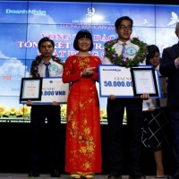 Ngân hàng Phương Đông đồng hành cùng giải thưởng Lương Văn Can 2016