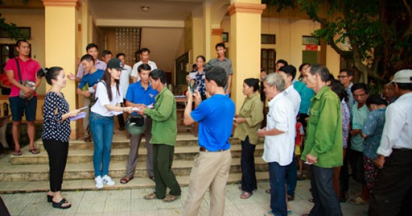 Á hậu Huyền My quyên góp 300 triệu đồng ủng hộ bào miền Trung