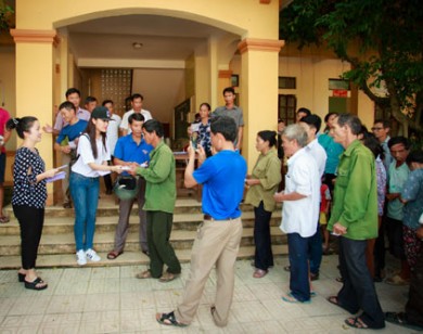 Á hậu Huyền My quyên góp 300 triệu đồng ủng hộ bào miền Trung