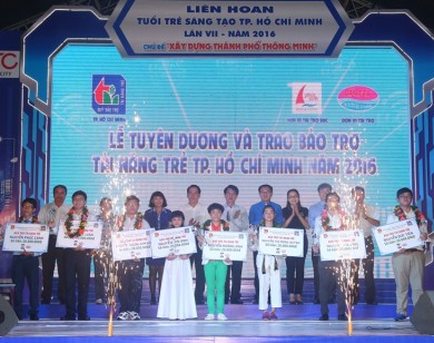 Tuyên dương và trao bảo trợ tài năng trẻ TP Hồ Chí Minh 2016