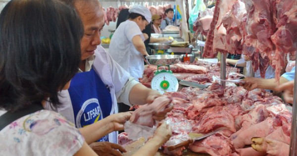 Thịt heo tại thị trường TP Hồ Chí Minh giảm 4.000 đồng/kg