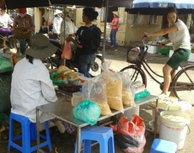 Sản xuất 'ruốc thượng hạng' từ thịt gà Trung Quốc