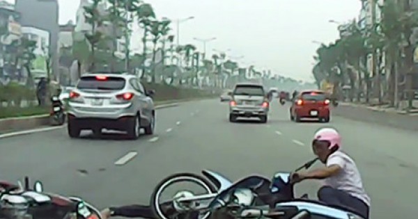 Cộng đồng mạng đã tìm ra thủ phạm gây tai nạn liên hoàn rồi bỏ chạy