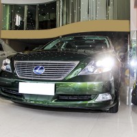 Lexus LS600hL mất giá 3 tỷ đồng sau 6 năm