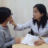 Cấy phấn cho da tiềm ẩn nhiều rủi ro dị ứng, nhiễm trùng