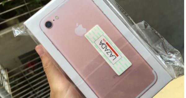 Lazada bán iPhone 7 xách tay cho khách hàng