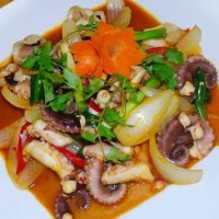 Cách làm bạch tuộc xào chua cay ngon tuyệt