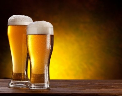 Uống bia thay rượu: Quan niệm sai lầm