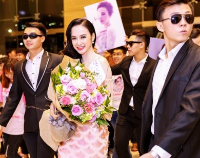 Angela Phương Trinh được 'vệ sĩ' hộ tống ra mắt phim