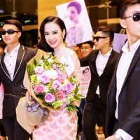 Angela Phương Trinh được 'vệ sĩ' hộ tống ra mắt phim