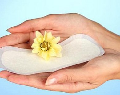 Nguy hiểm 'chết người' vì thói quen phổ biến khi dùng băng vệ sinh