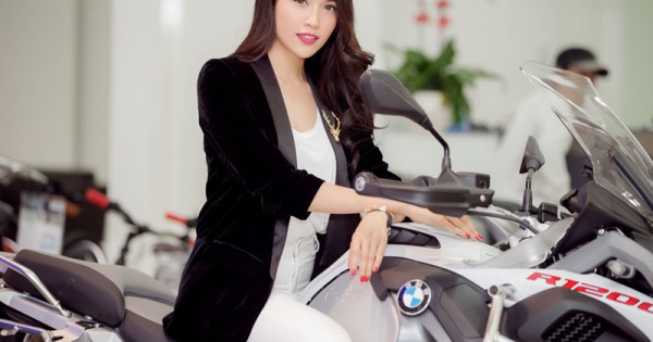 Đại diện Việt Nam tại Hoa hậu Hoàn vũ 2016 cá tính bên xe
