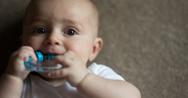 Miếng ngậm nướu chứa hóa chất độc hại có thể ảnh hưởng IQ của trẻ