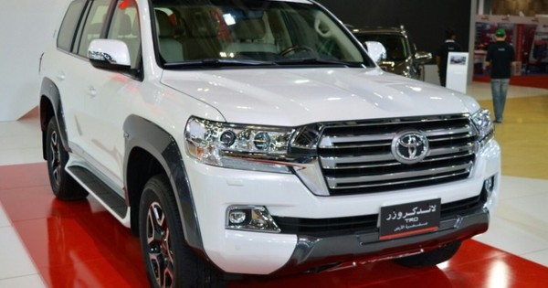 Land Cruiser với phong cách hầm hố, thể thao ra mắt tại Trung Đông