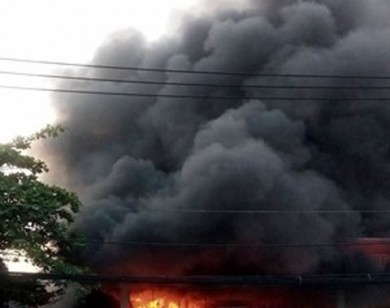 Cháy nổ lớn ở cửa hàng xăng dầu Sài Gòn