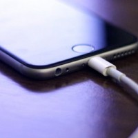 Quá nhiều sạc và pin 'dởm', Apple buộc phải đưa ra cảnh báo khẩn