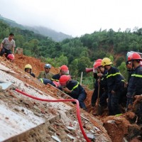 Tiết lộ nguyên nhân sạt lở núi kinh hoàng ở Nha Trang