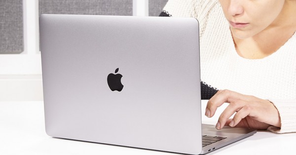 Chuyện gì làm cho Macbook Pro 2016 không lọt vào danh sách laptop đáng mua nhất?