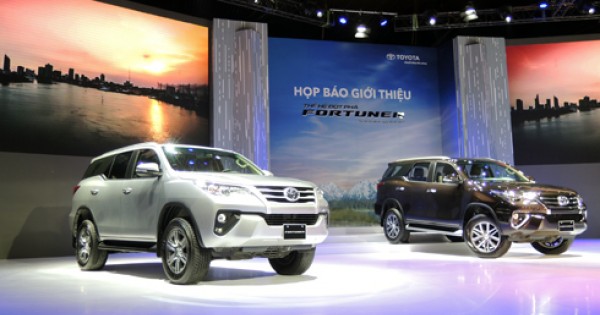 Toyota Fortuner thế hệ mới giá từ 981 triệu đồng tại Việt Nam