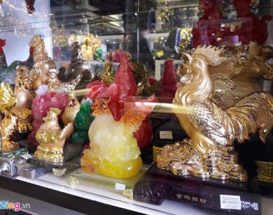 Gà linh vật Trung Quốc tràn ngập thị trường Hà Nội