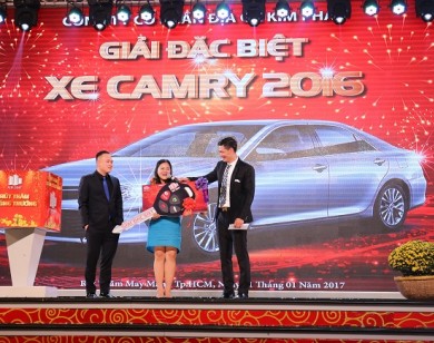 Địa ốc Kim Phát tặng xe Toyota Camry tri ân khách hàng