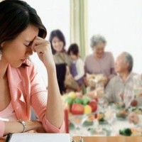 'Sống sót' qua Tết dù chồng chỉ được thưởng 1 triệu đồng