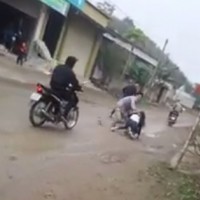 Nghệ An: Cô gái bị nhóm thanh niên bắt về làm vợ giữa đường